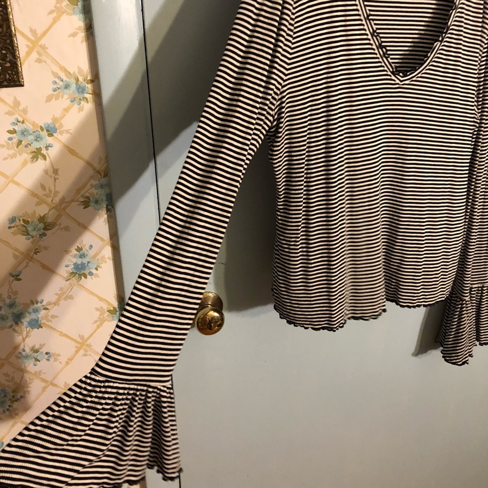 crop top with low u neck and flare sleeves